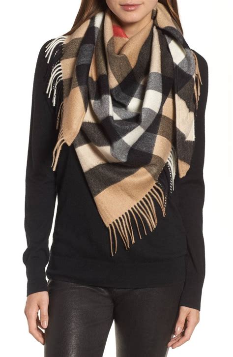 burberry scarf plaid|Burberry plaid scarf with fringe.